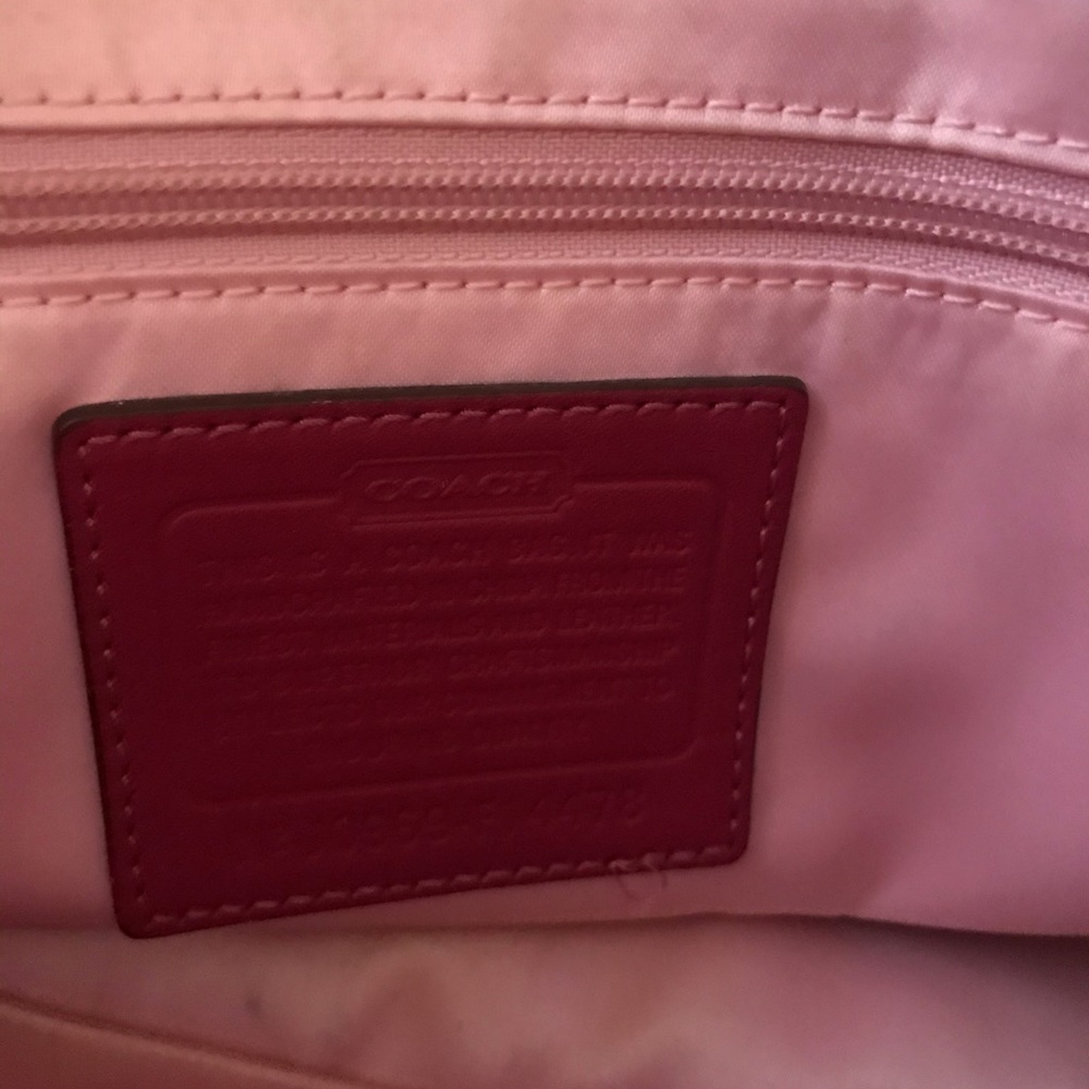 Coach fuchsia handbag - Picture 9 of 12